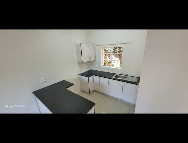 2 BEDROOM APARTMENT TO LET IN PRESTBURY